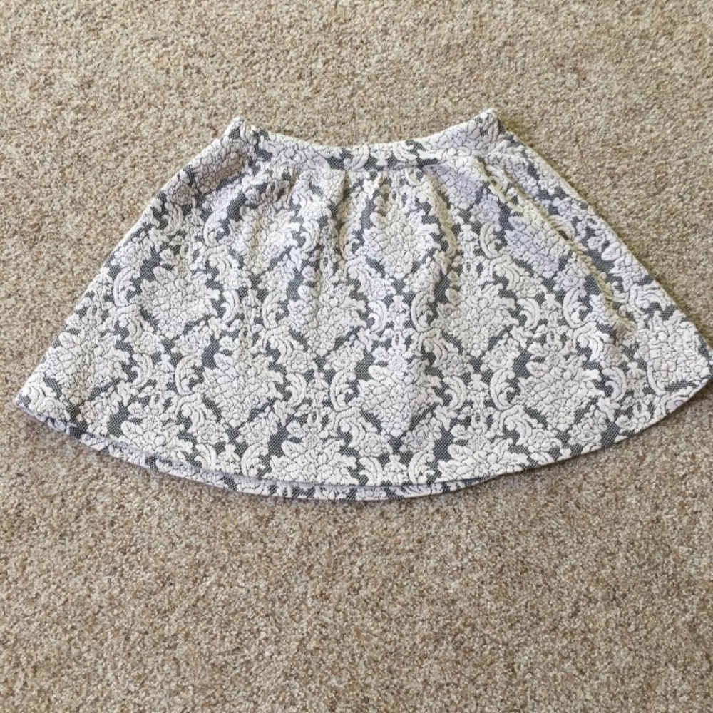 Bethany Mota white patterned skirt